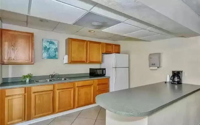 Lovely 3 Bedroom Condo On Golf Course