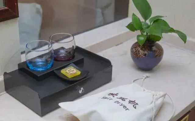 湖畔酒店（杭州文三路地铁站店）