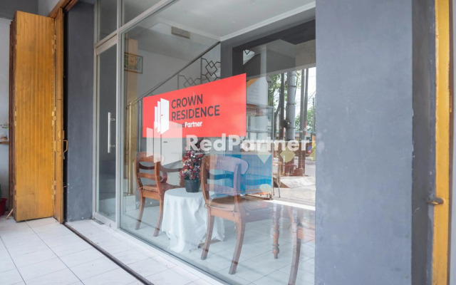 OYO 2669 Crown Residence