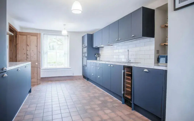 Hill House - 4 Bedroom - Llanrhidian