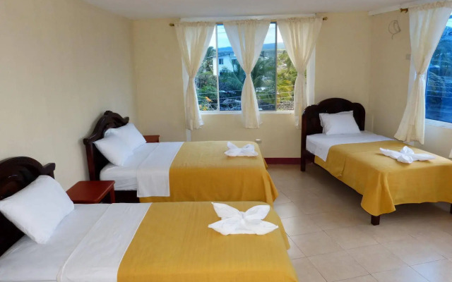 Gloria-Galápagos Inn