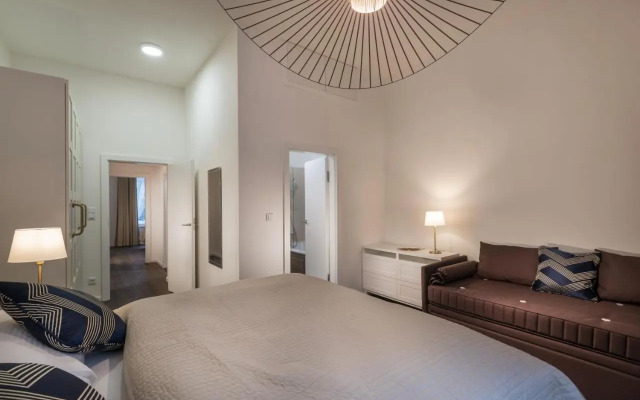 Luxury Modern Designed Oldtown Apartment