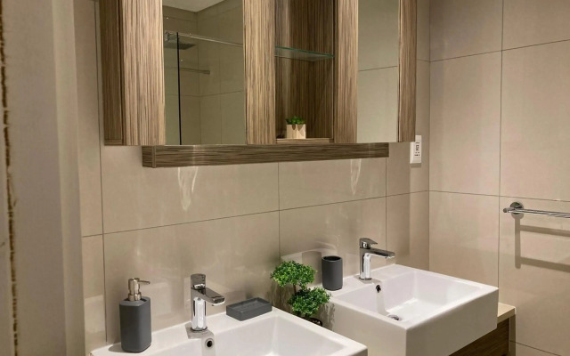 Urban Awe Apartment: iTowers 21st Floor