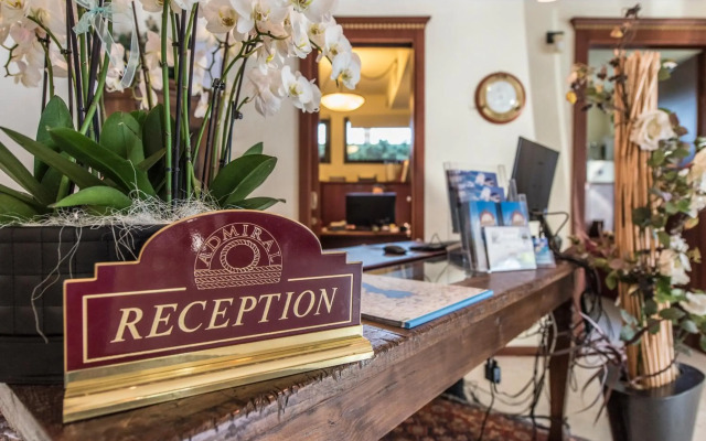 Admiral Hotel Villa Erme