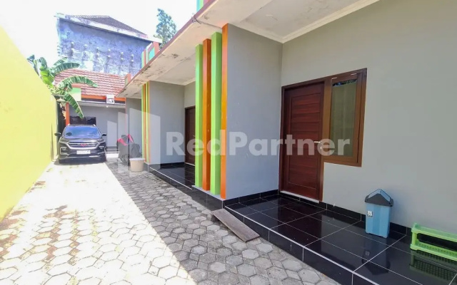 Vins Homestay Kroya Mitra RedDoorz
