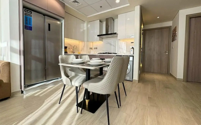 Spacious 3BR in Azizi Riviera by Bespoke