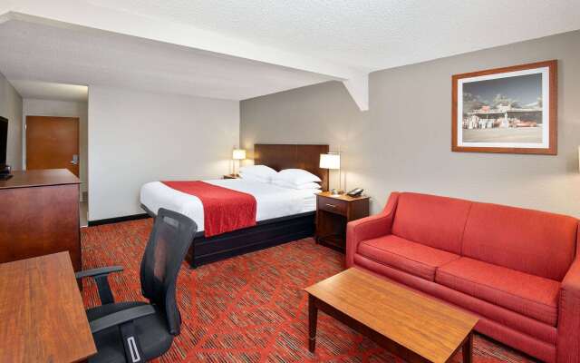 Ramada by Wyndham Bowling Green