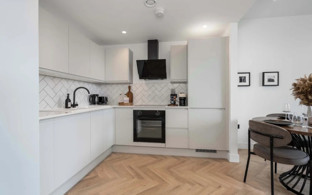 Cottonopolis Suite With 1 Bedrooms and 1 Bathrooms