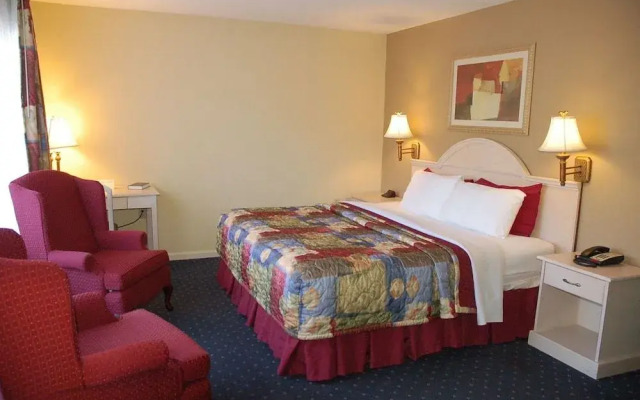 Golden Manor Inn & Suites