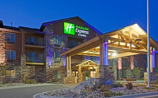 Holiday Inn Express Hotel & Suites Custer