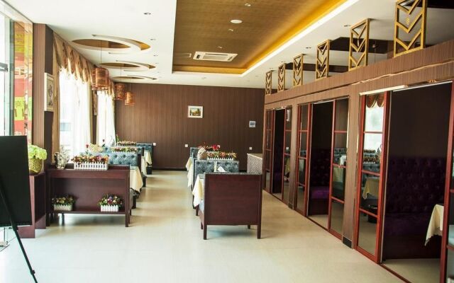 Xianning FX Hotel