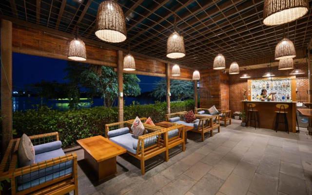 Triple Riverside Villa Hotel Hoian