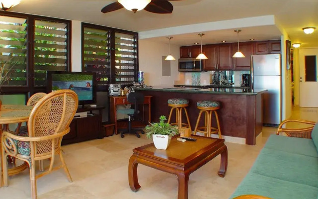Kaleialoha #115 1 Bedroom 1 Bathroom Condo by Redawning
