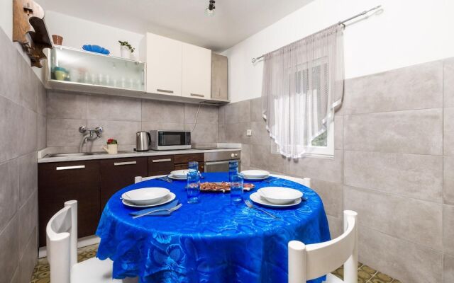 Amazing Apartment in Banjol With 2 Bedrooms and Wifi