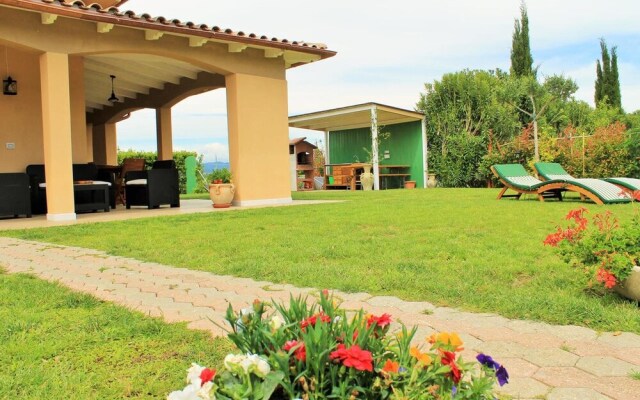 House with 2 Bedrooms in Pescia Romana, with Furnished Terrace And Wifi - 3 Km From the Beach