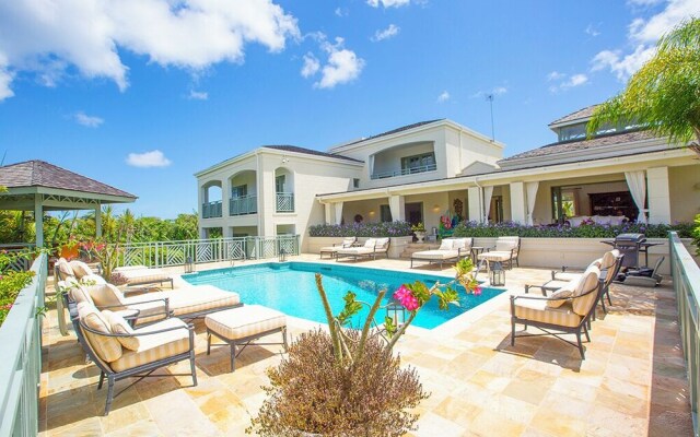 'sweet Dream' Villa w/ Private Pool in Sugar Hill!