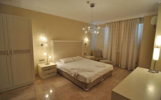 Gold City Apartment