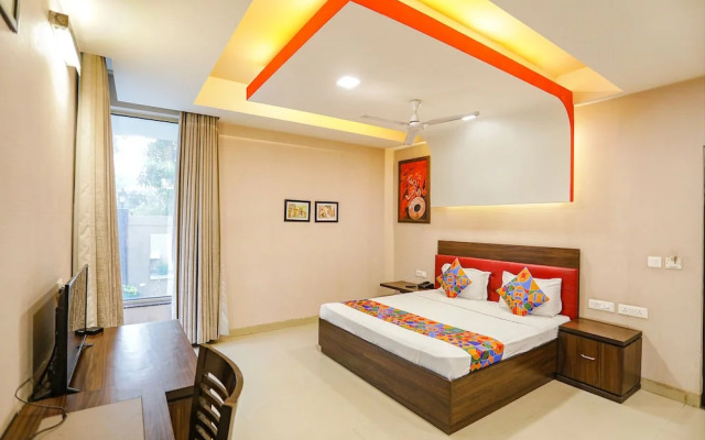 FabHotel Pine Tree