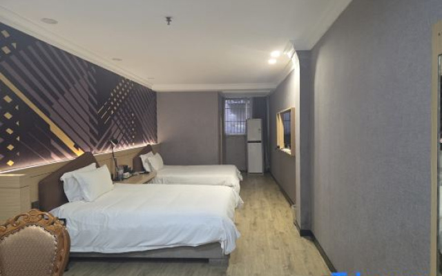 iu Hotel (Duyun Grand Cross Shiban Street)