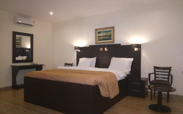 Eden Crest Hotel & Resort