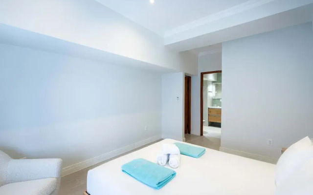 Modern Elegant Broadway Vibes in Willemstad