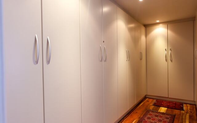 Geneva Drive Luxury Villa