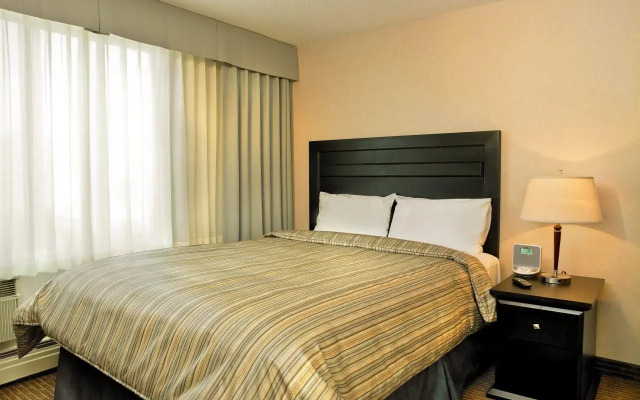 Campus Tower Suite Hotel