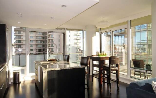 11th Heaven Contemporary Condo Heart of Downtown