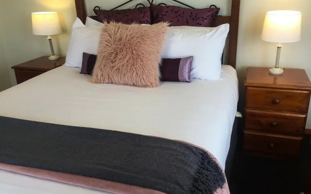 Stanley Cottages & Apartments