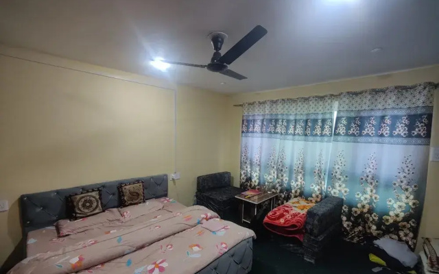 Hatyz Guest House And Restaurant