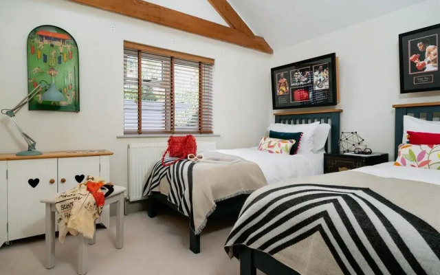 Quay House - Waterside Eclectic Style Character Home