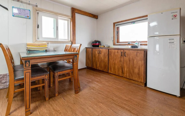 Jeju Woljeongri Pungcha Pension