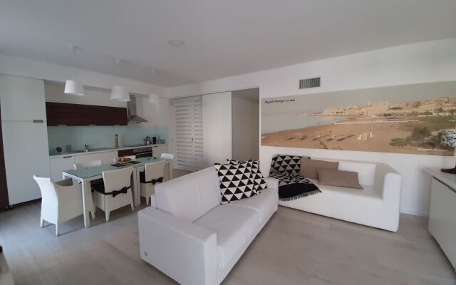 Comfortable Holiday Home in Pozzallo With Balcony