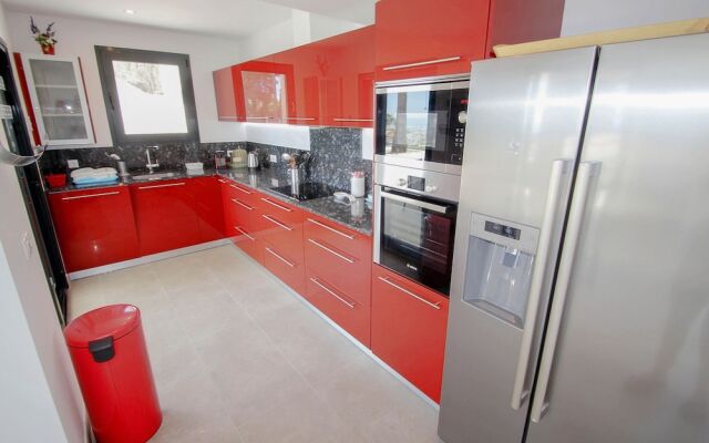Amigos - holiday home with private swimming pool in Moraira