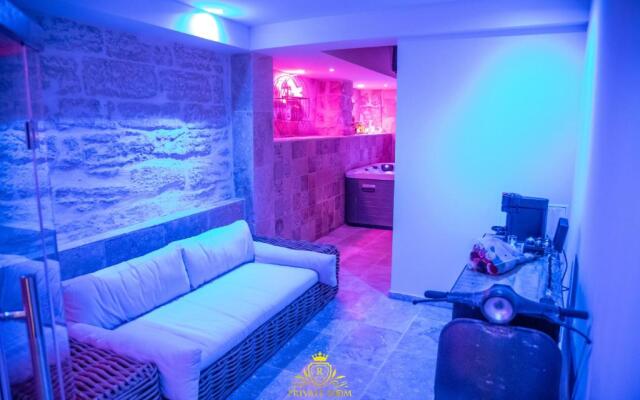 L'EXCELLENCE AVIGNON - Suite LUXE SAUNA, HAMMAM & JACCUZZI
