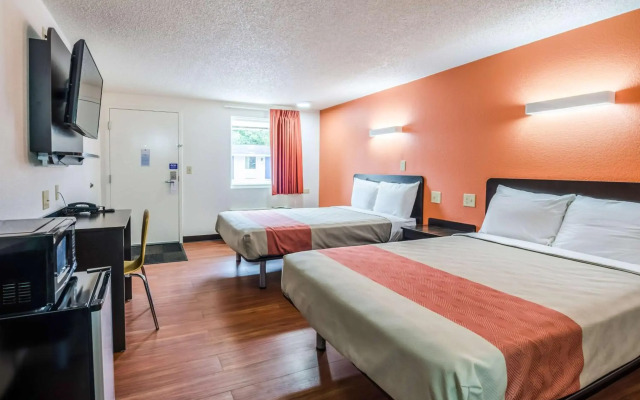 Motel 6 Troutville, VA