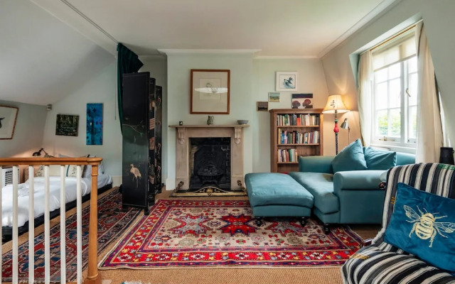 The Kensington Gatehouse - by Out of Office Lifestyle