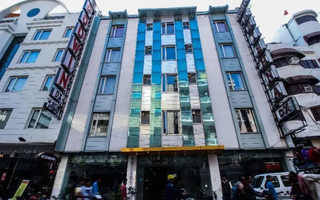 OYO Rooms Arakashan Road 3
