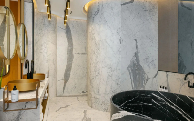 Paragraph Freedom Square, A Luxury Collection Hotel, Tbilisi