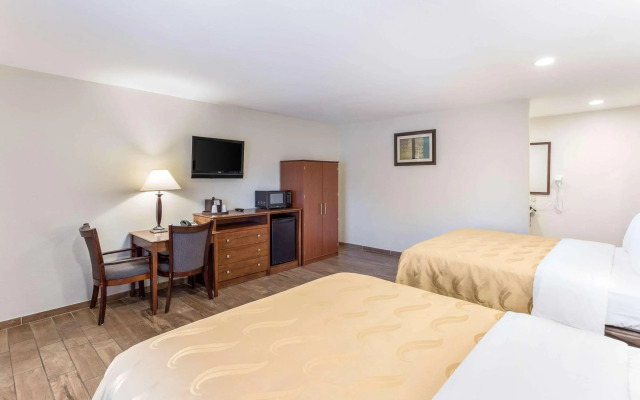 Mount Vernon Inn Escondido Downtown