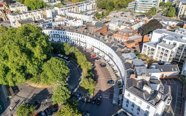 Crescent Place by Mansley