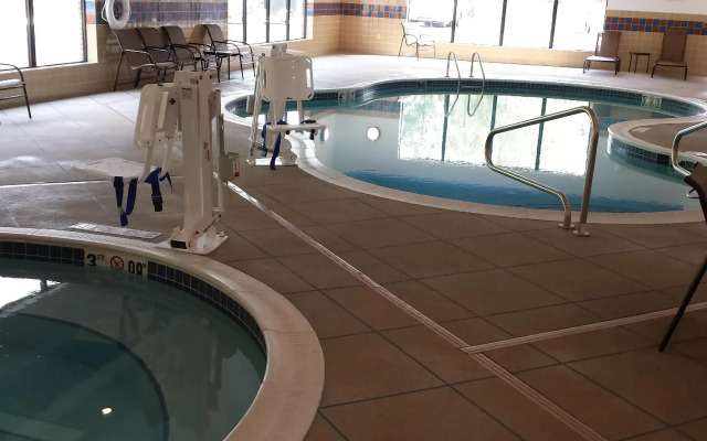 Holiday Inn Express Hotel & Suites Cambridge by IHG