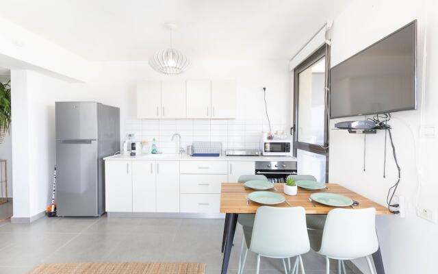 Lakeview Oasis