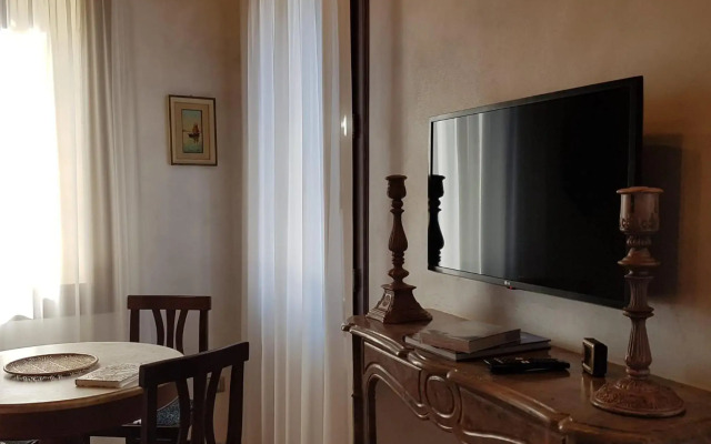 Ca' Cappello Venice Apartment 1 with Canal View