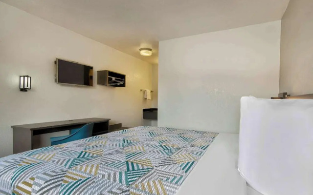 Studio 6 Albuquerque Nm Midtown