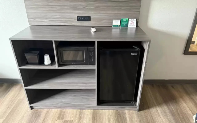 Quality Inn & Suites Biloxi - Ocean Springs