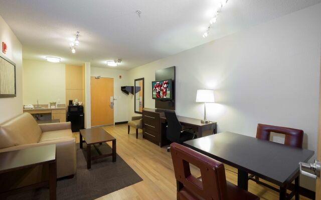 Red Roof Inn PLUS+ Boston - Logan