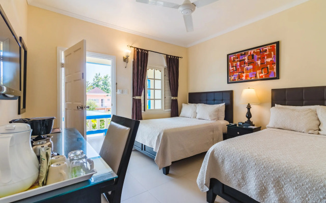 Travellers Beach Resort