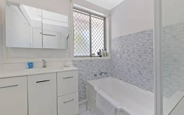 Kozyguru | Carlingford | 3 Beds + Free Parking
