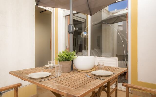 B36 - Backstreet Duplex in Lagos by DreamAlgarve
